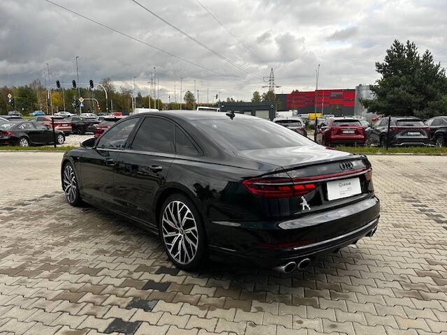 Audi S8