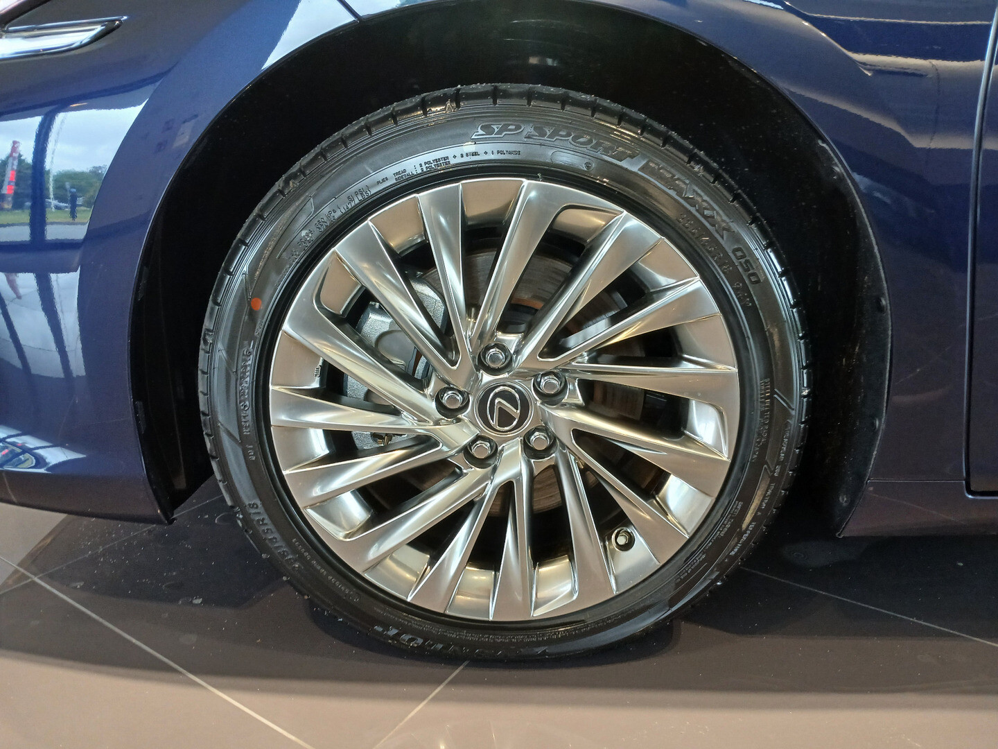 Lexus ES