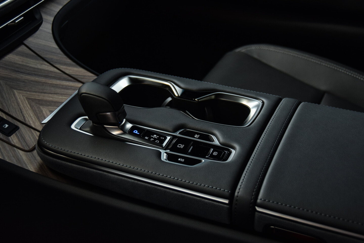 Lexus LM