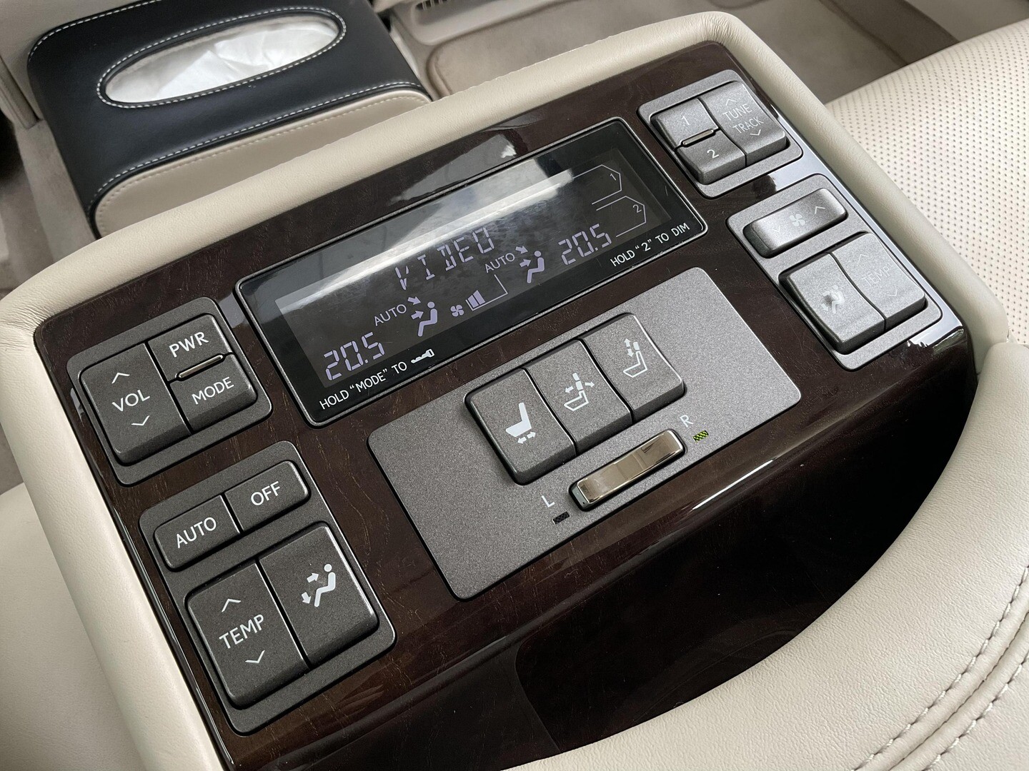 Lexus LS