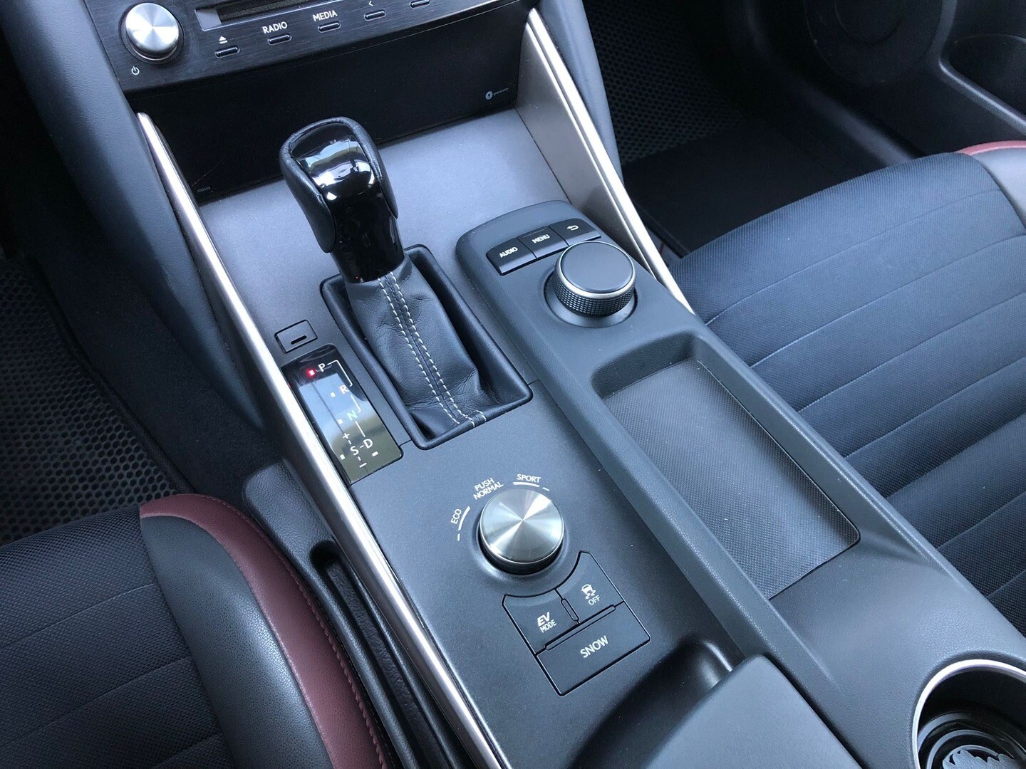 Lexus IS