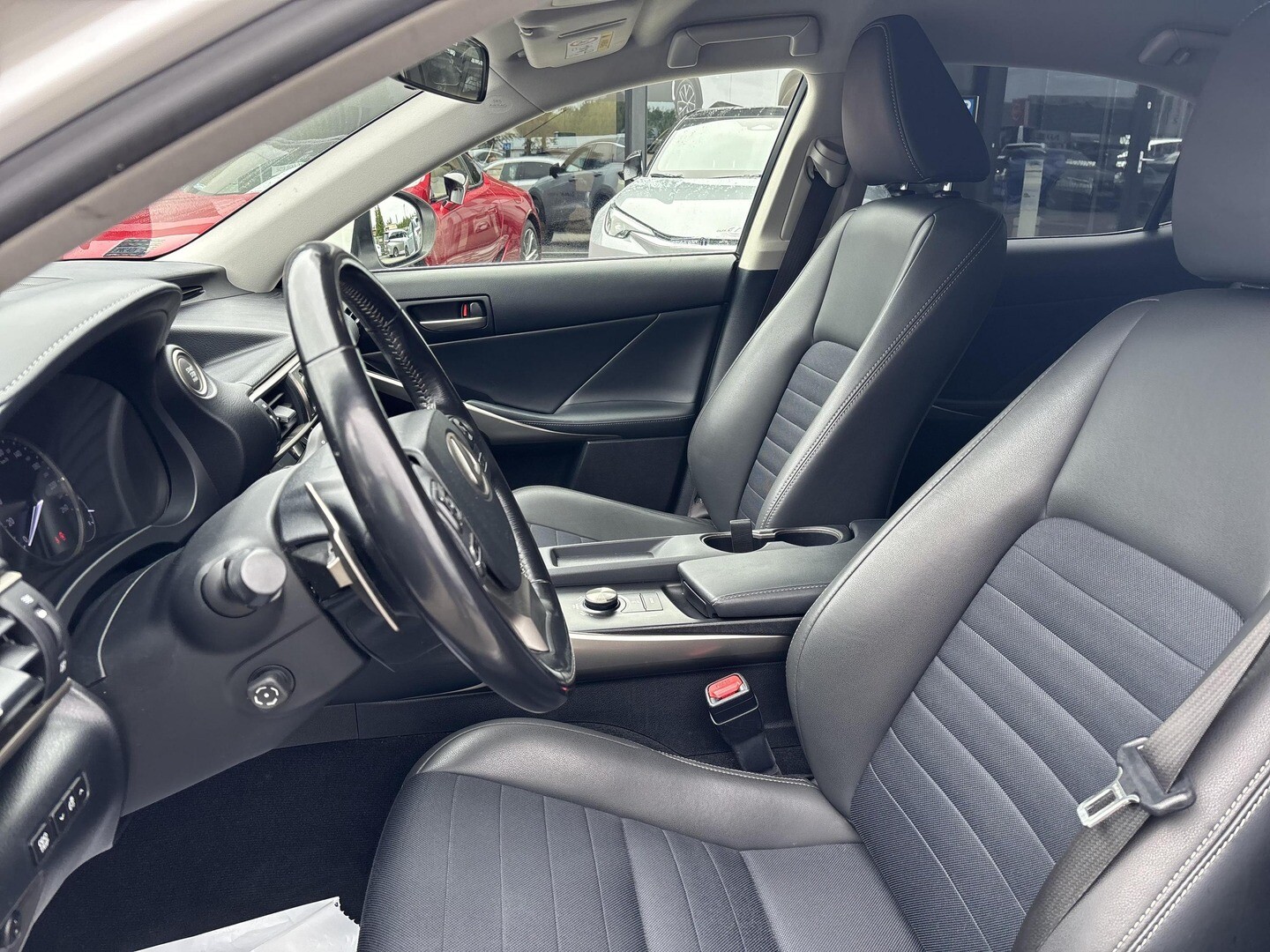 Lexus IS