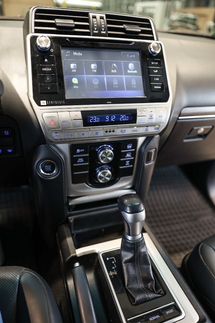 Toyota Land Cruiser