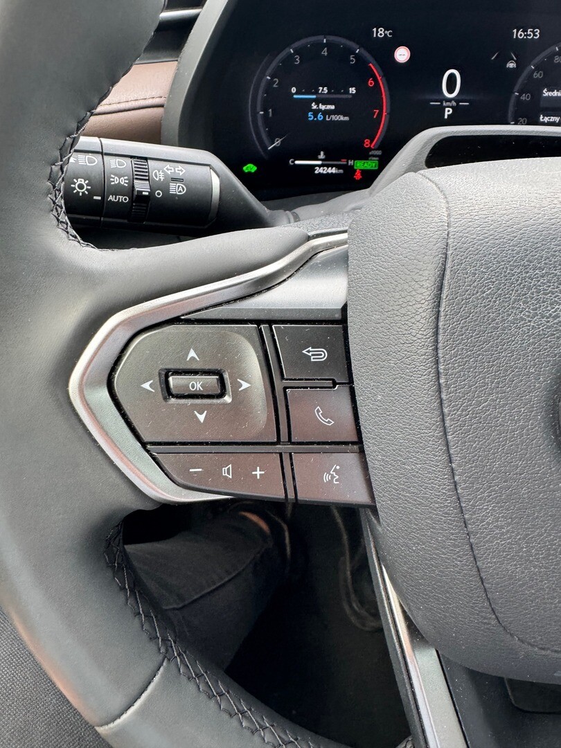 Lexus LBX