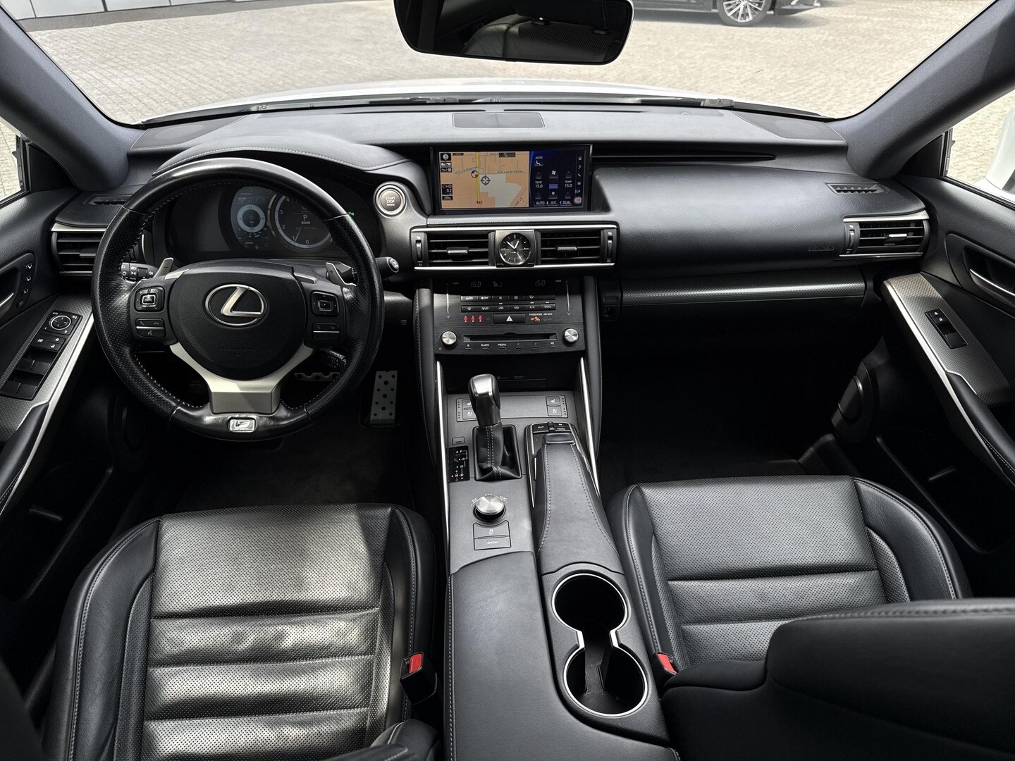 Lexus IS