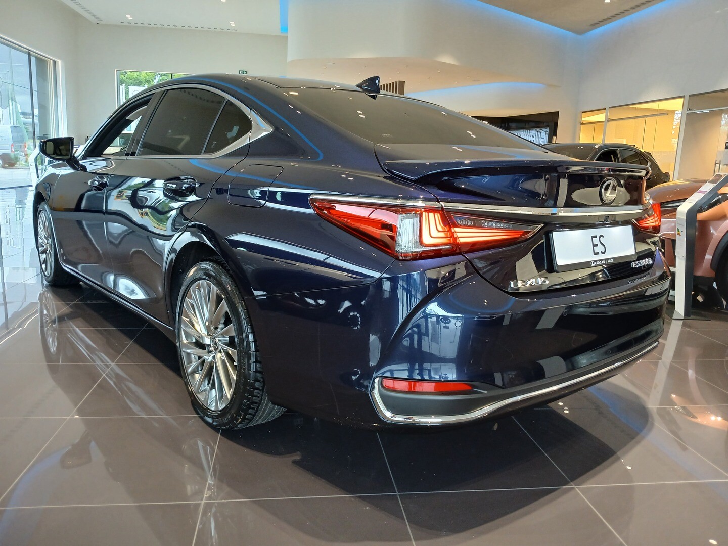 Lexus ES