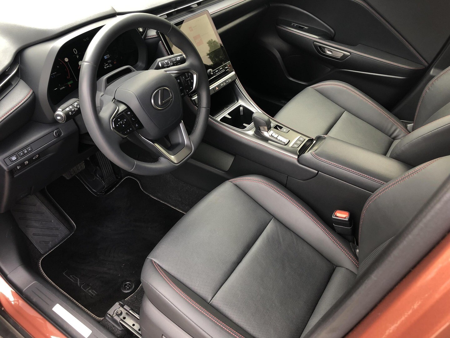 Lexus LBX