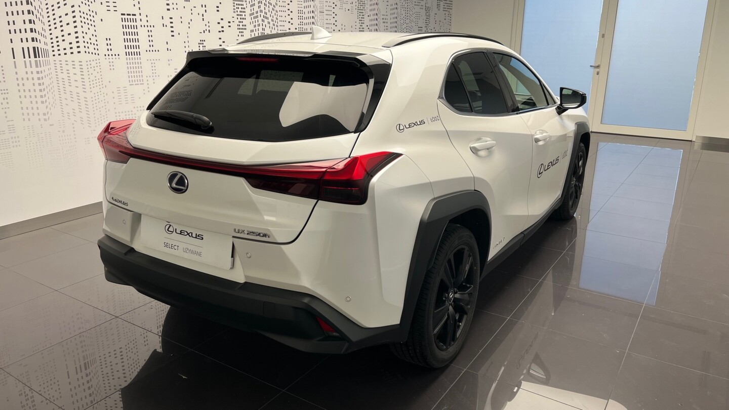 Lexus UX