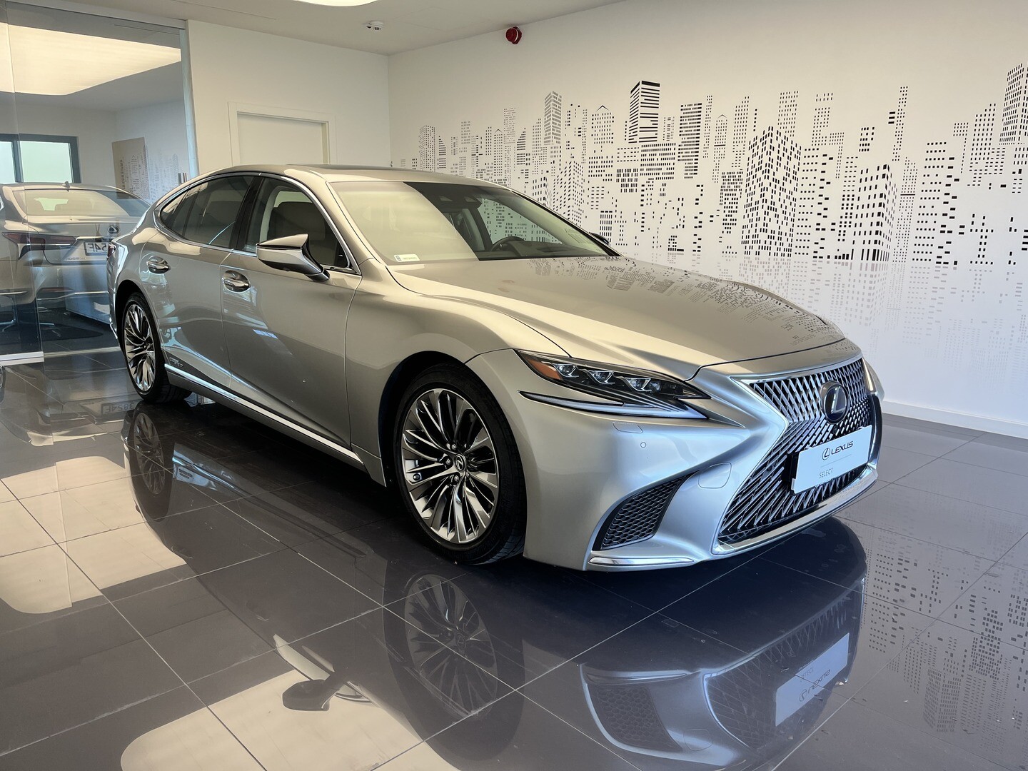 Lexus LS