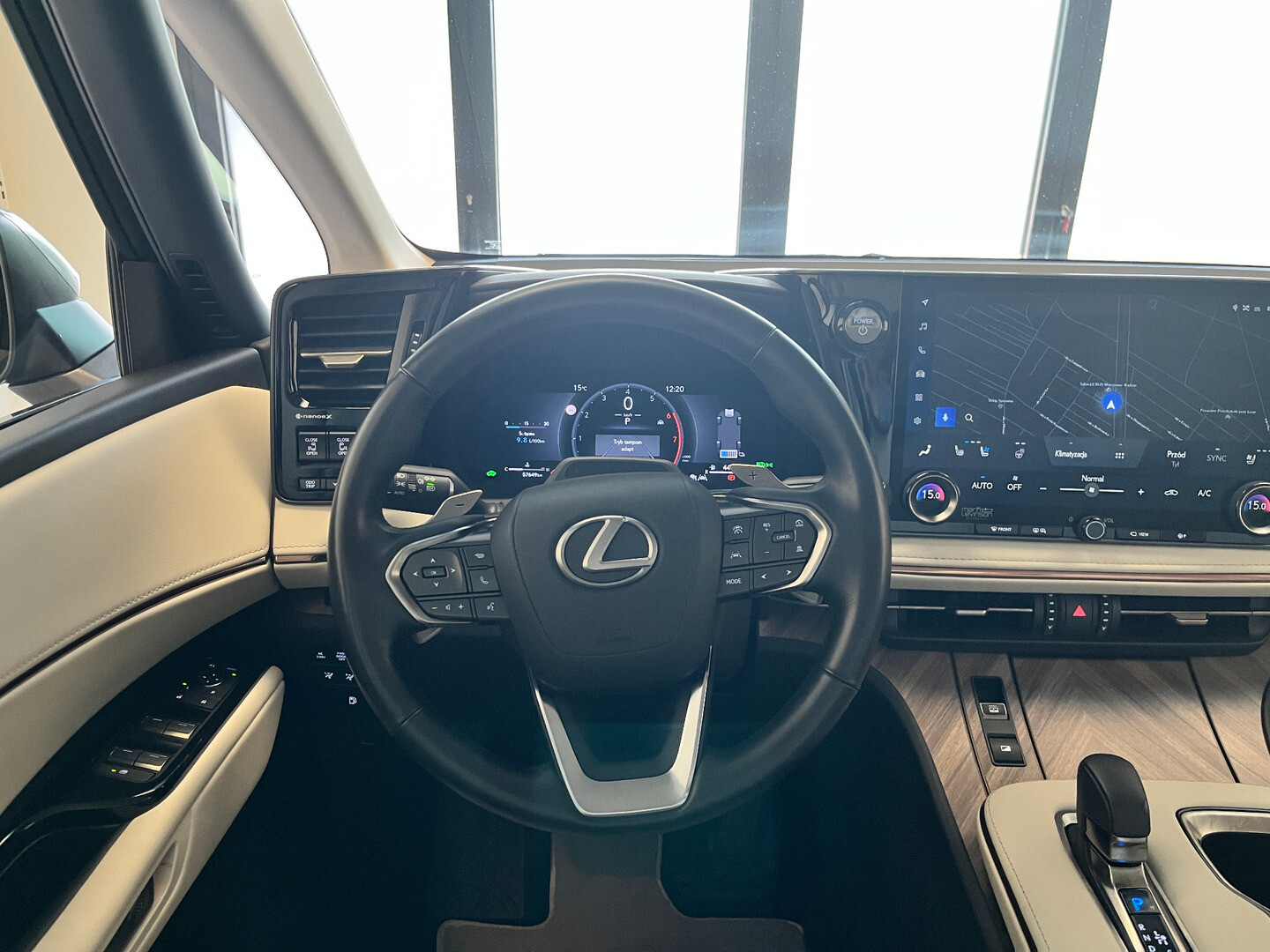 Lexus LM