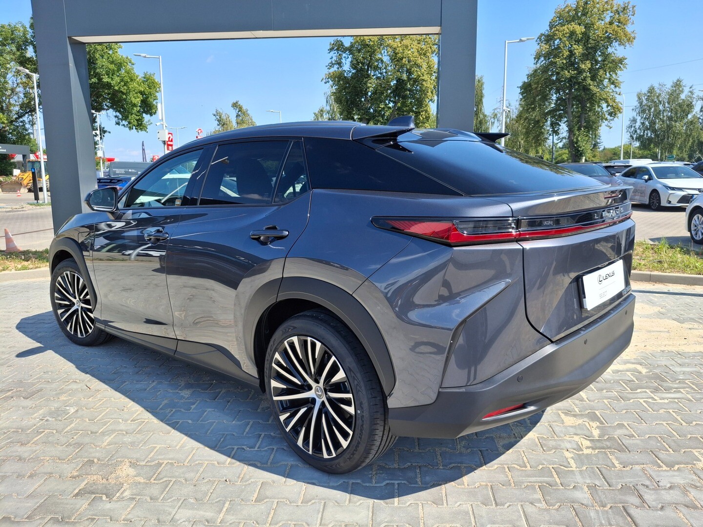 Lexus RZ