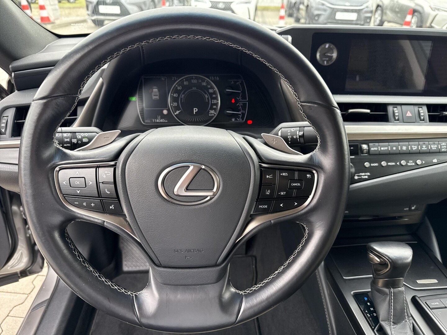 Lexus ES