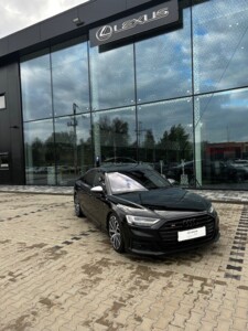 Audi S8