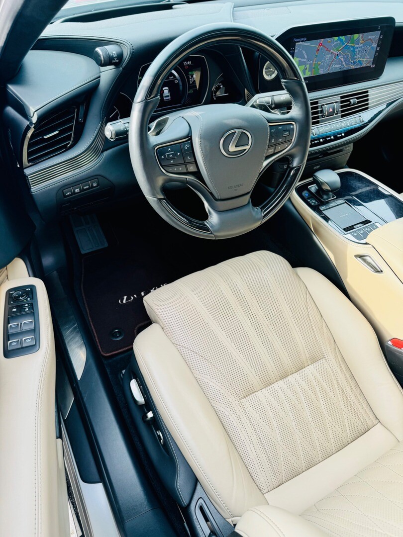 Lexus LS