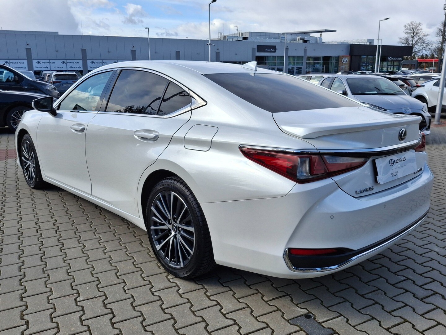 Lexus ES