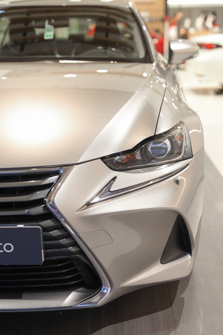 Lexus IS