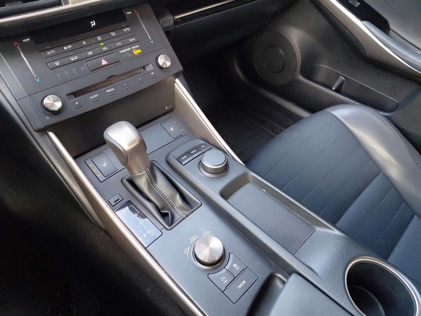 Lexus IS