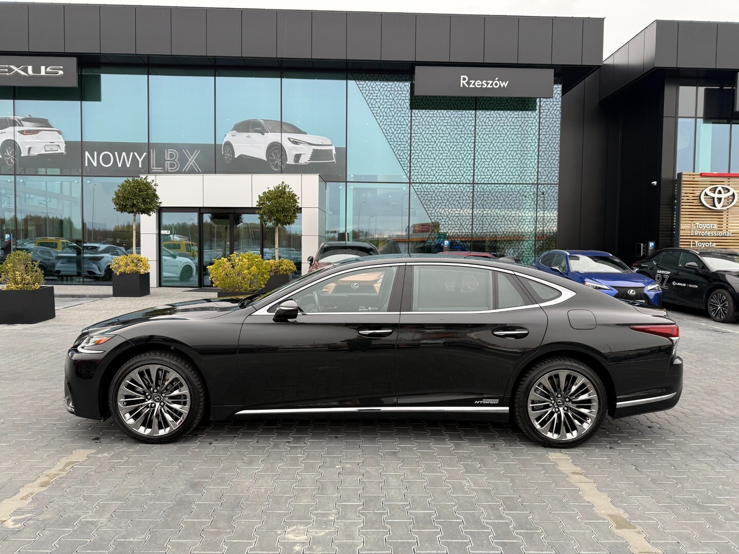 Lexus LS