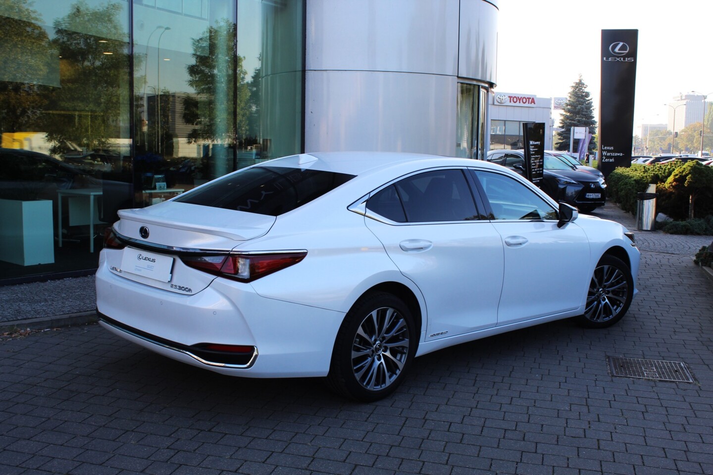 Lexus ES