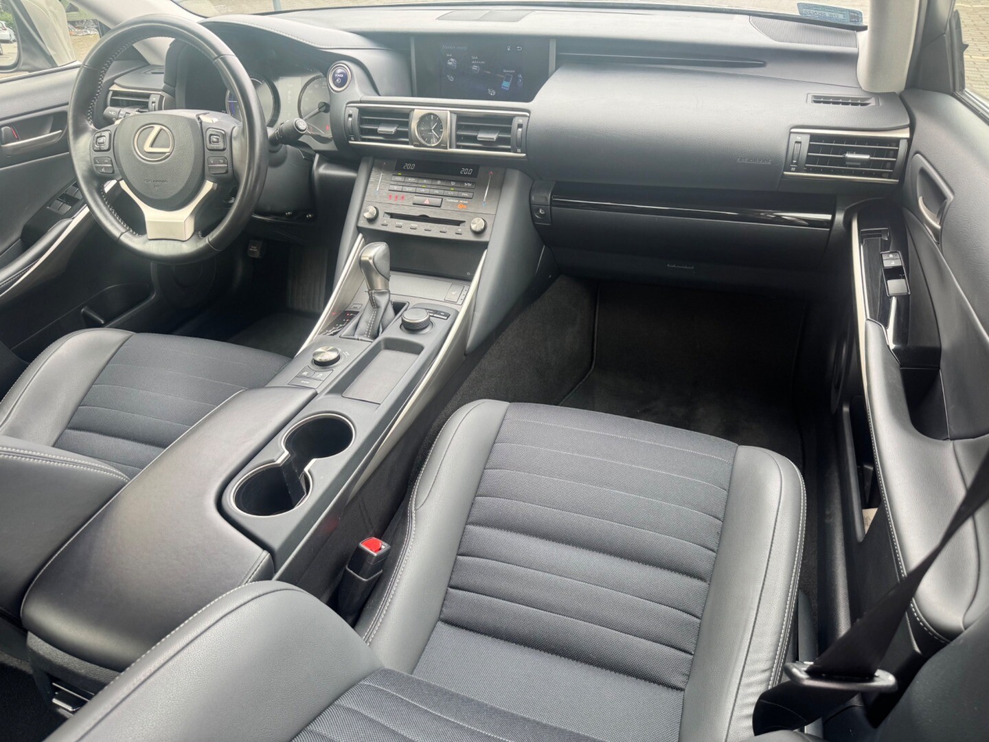 Lexus IS