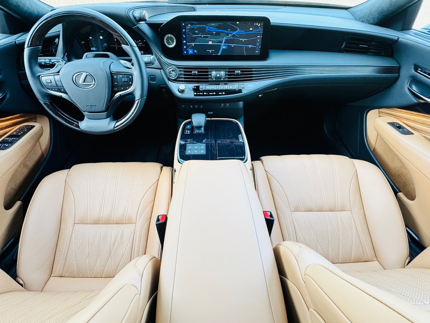 Lexus LS