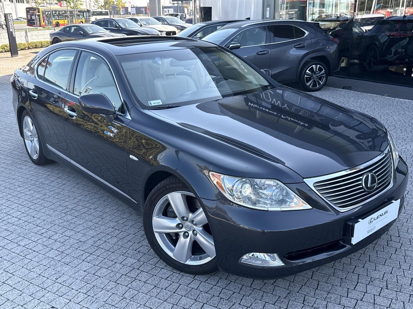 Lexus LS