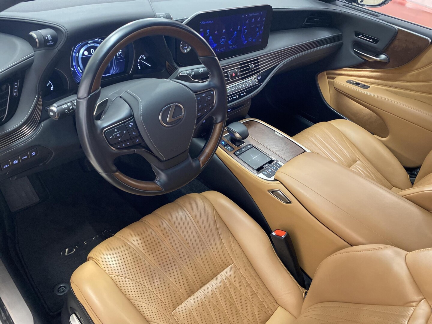Lexus LS