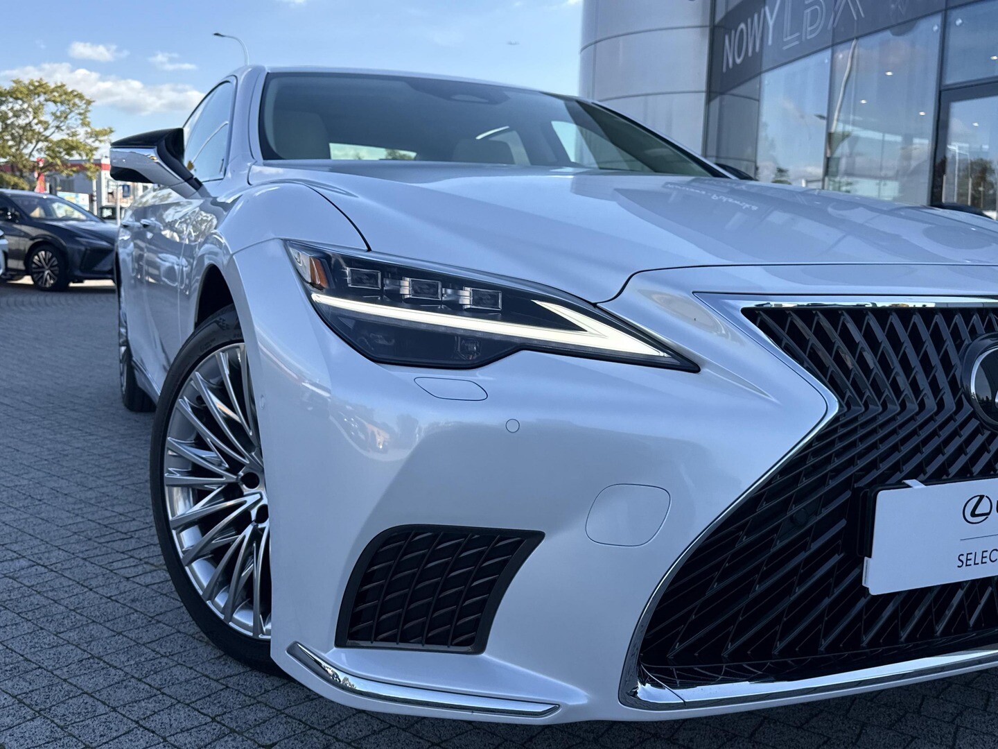 Lexus LS