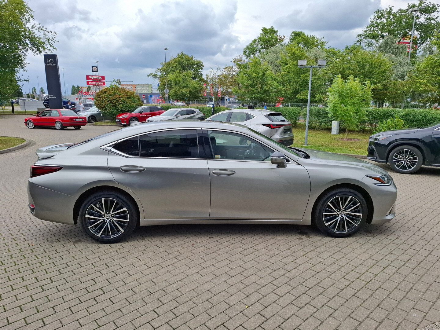 Lexus ES