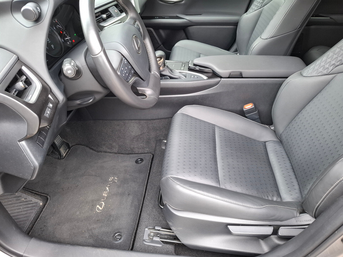 Lexus UX
