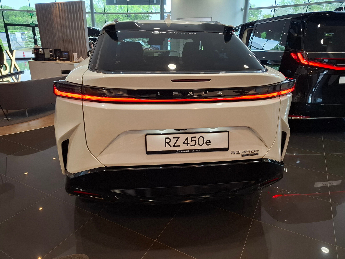 Lexus RZ