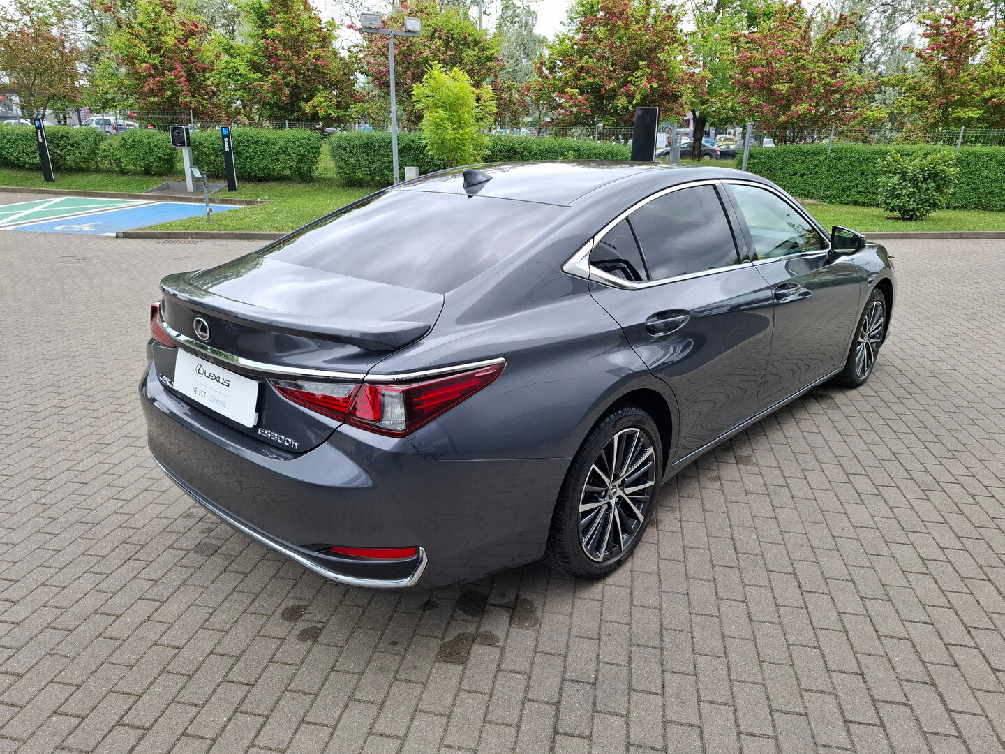 Lexus ES
