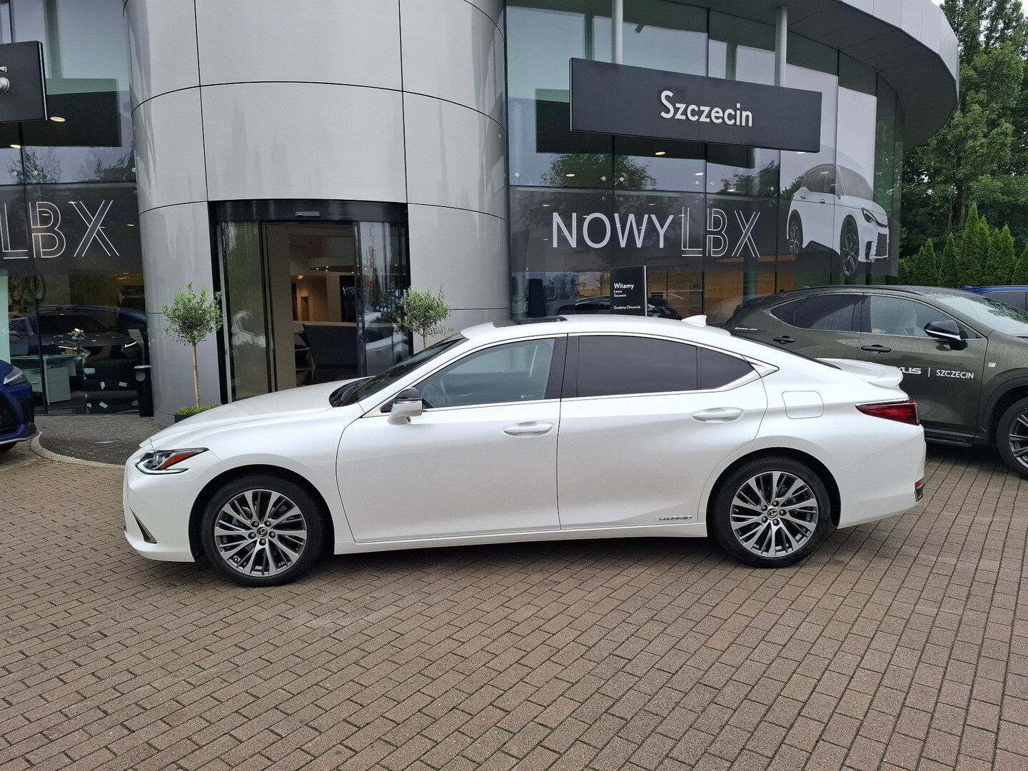 Lexus ES