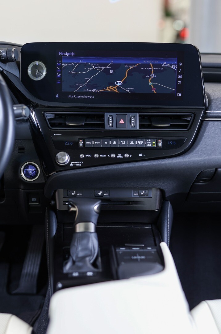 Lexus ES