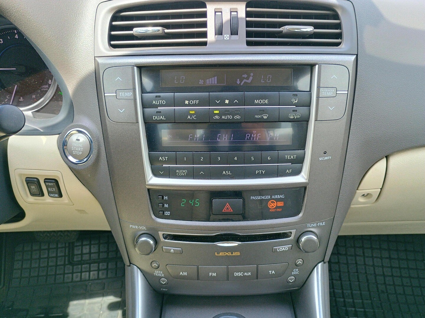 Lexus IS