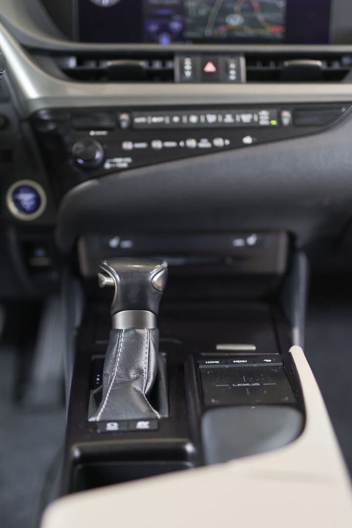 Lexus ES