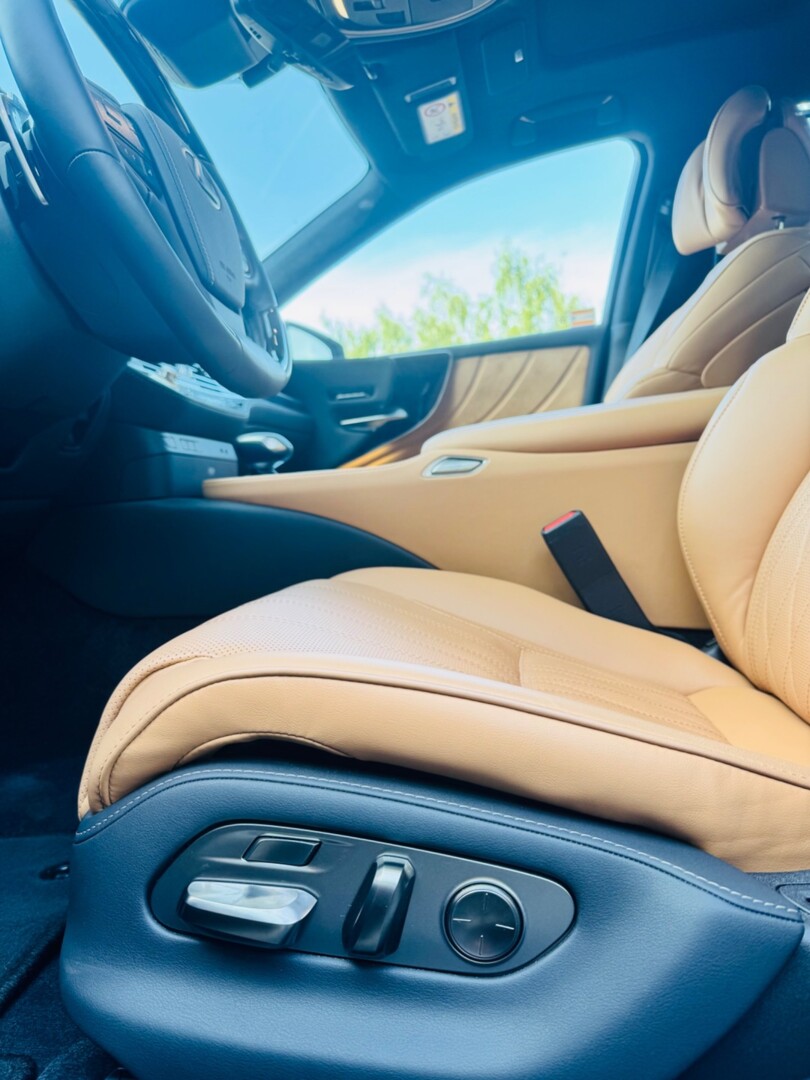 Lexus LS