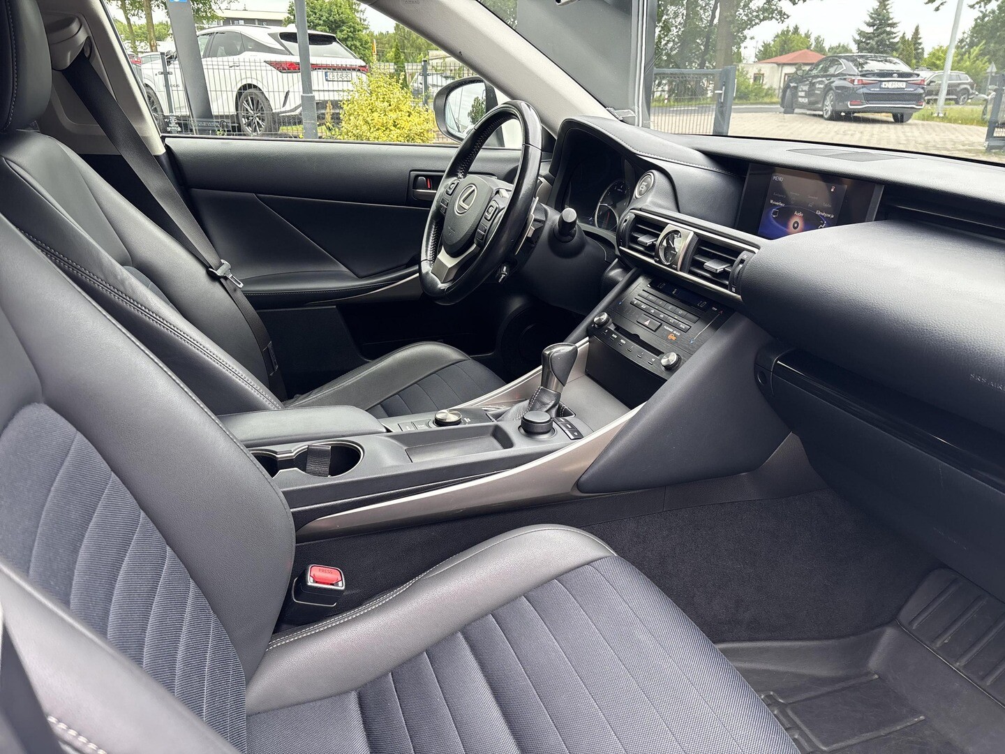 Lexus IS