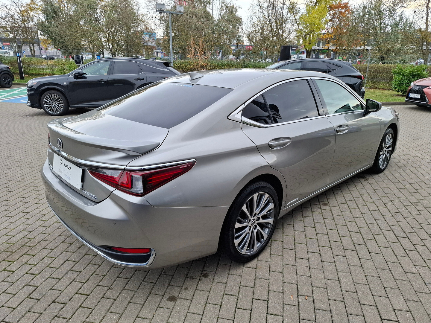 Lexus ES