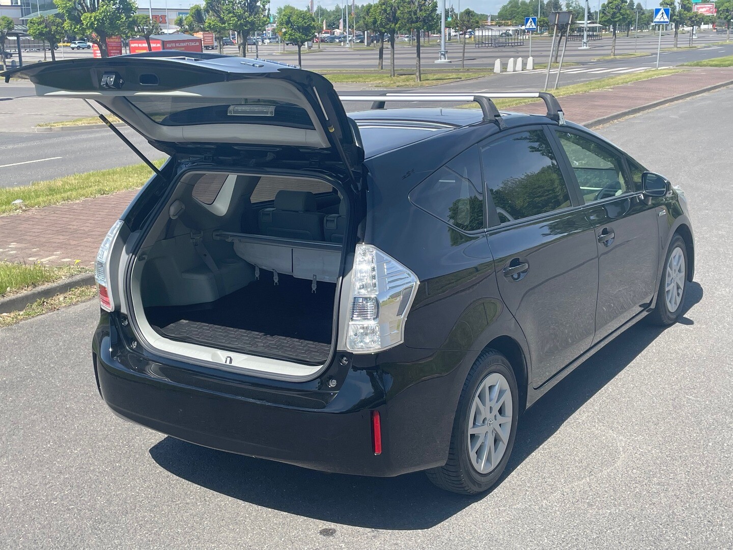 Toyota Prius+