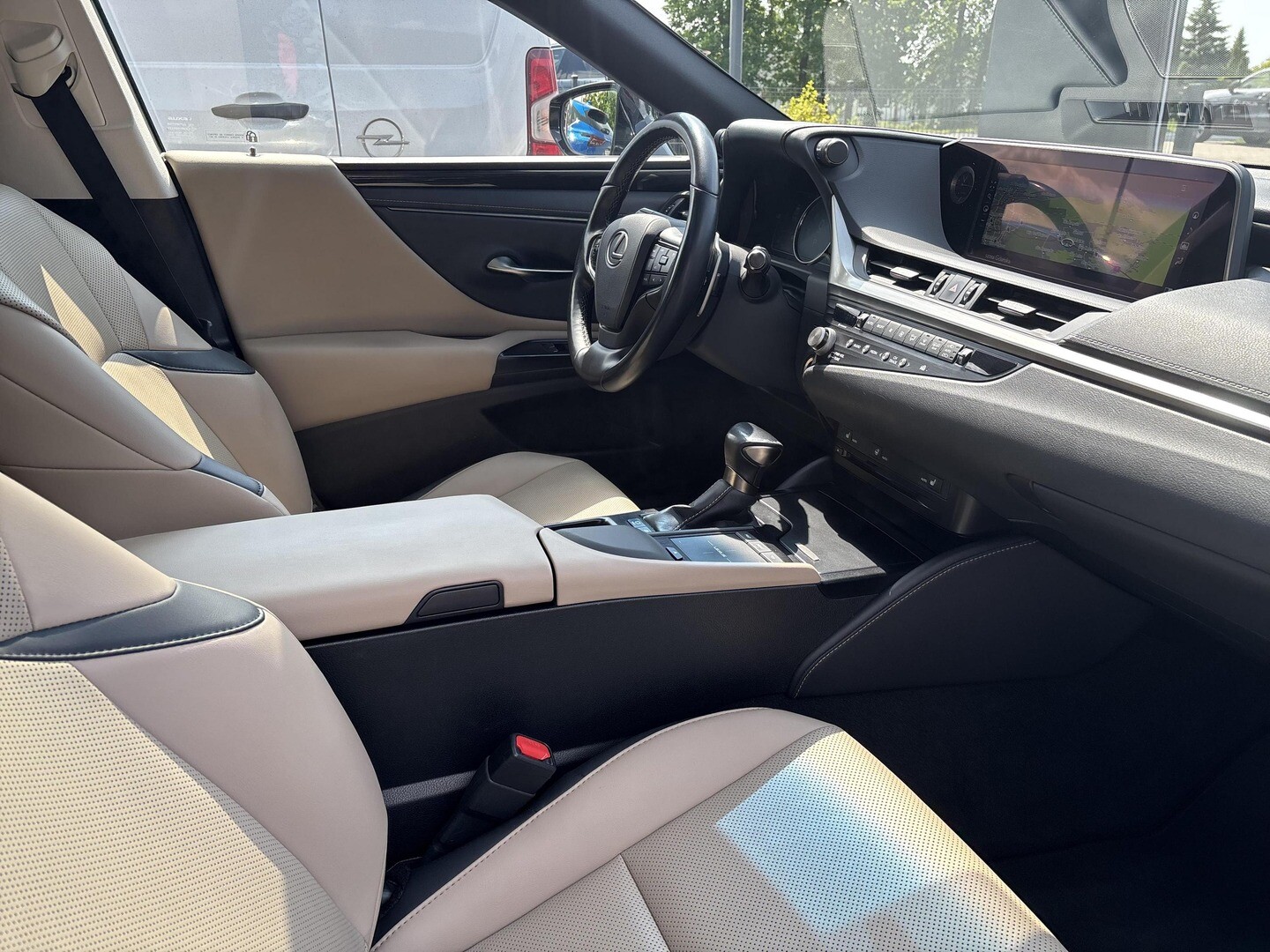 Lexus ES
