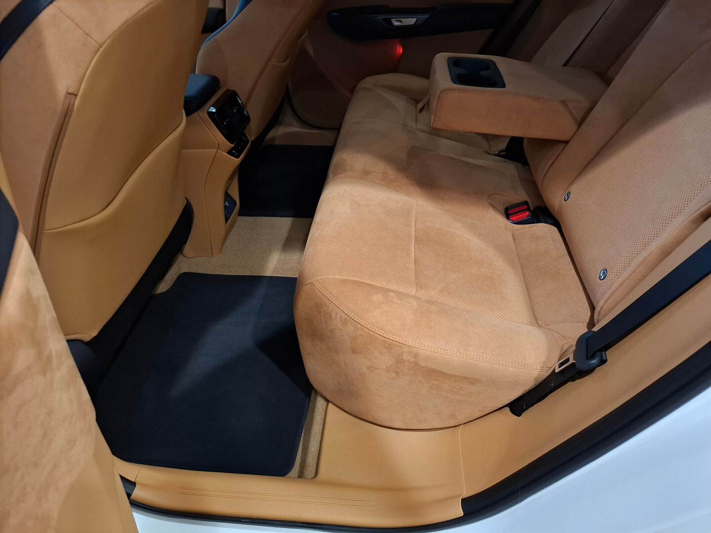 Lexus RZ