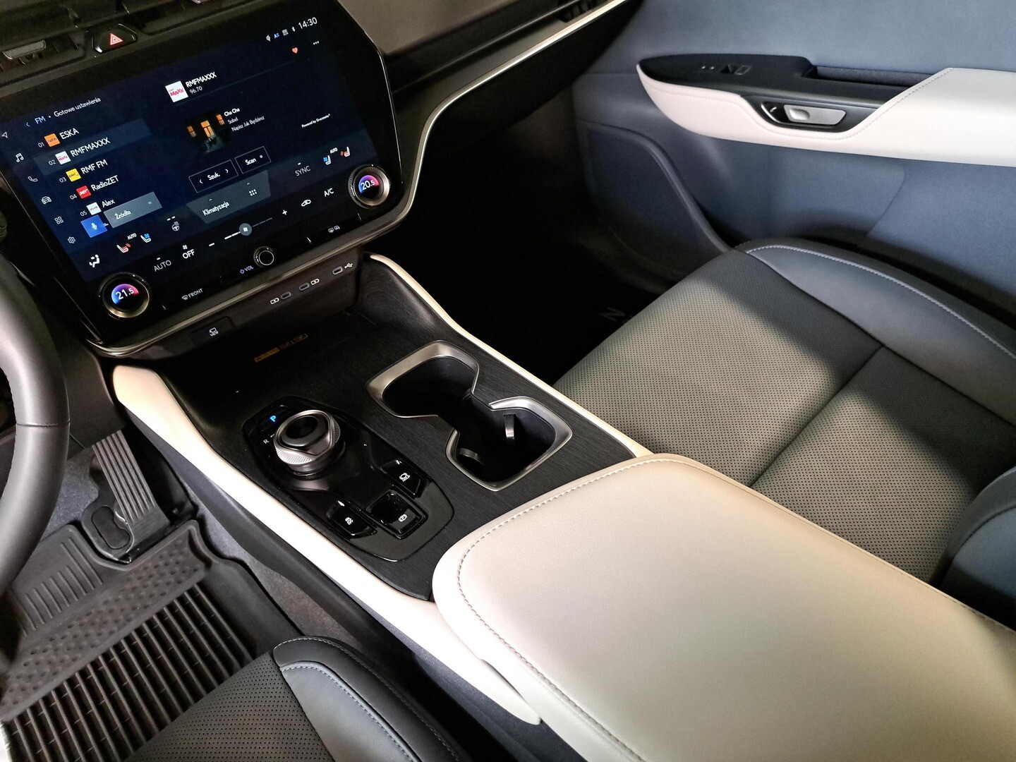 Lexus RZ