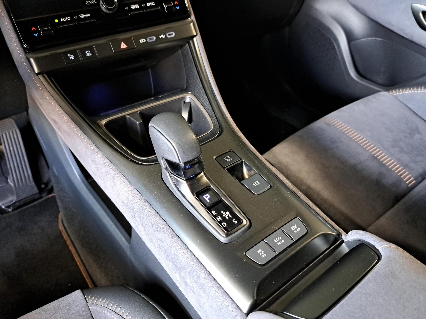 Lexus LBX
