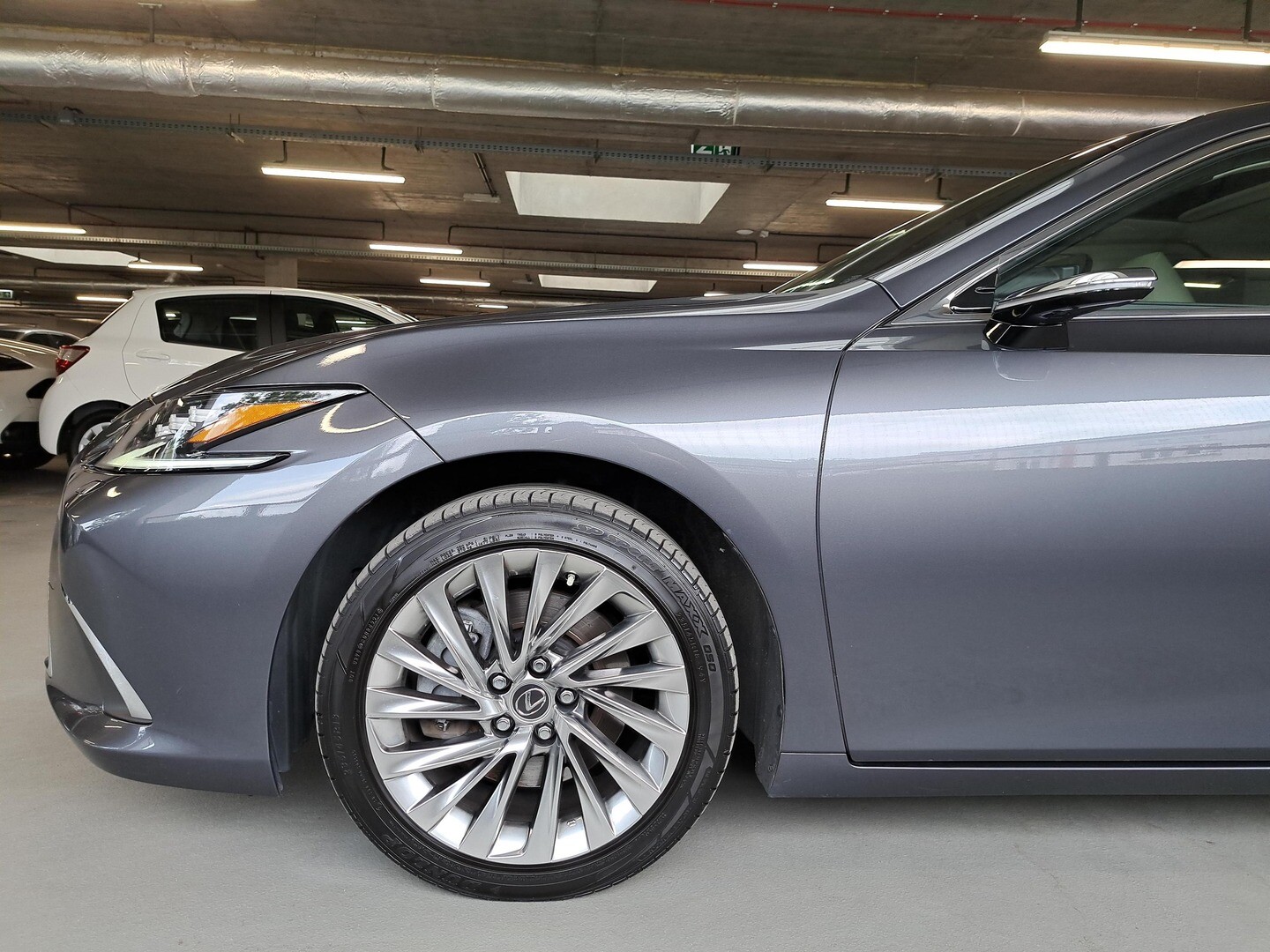 Lexus ES