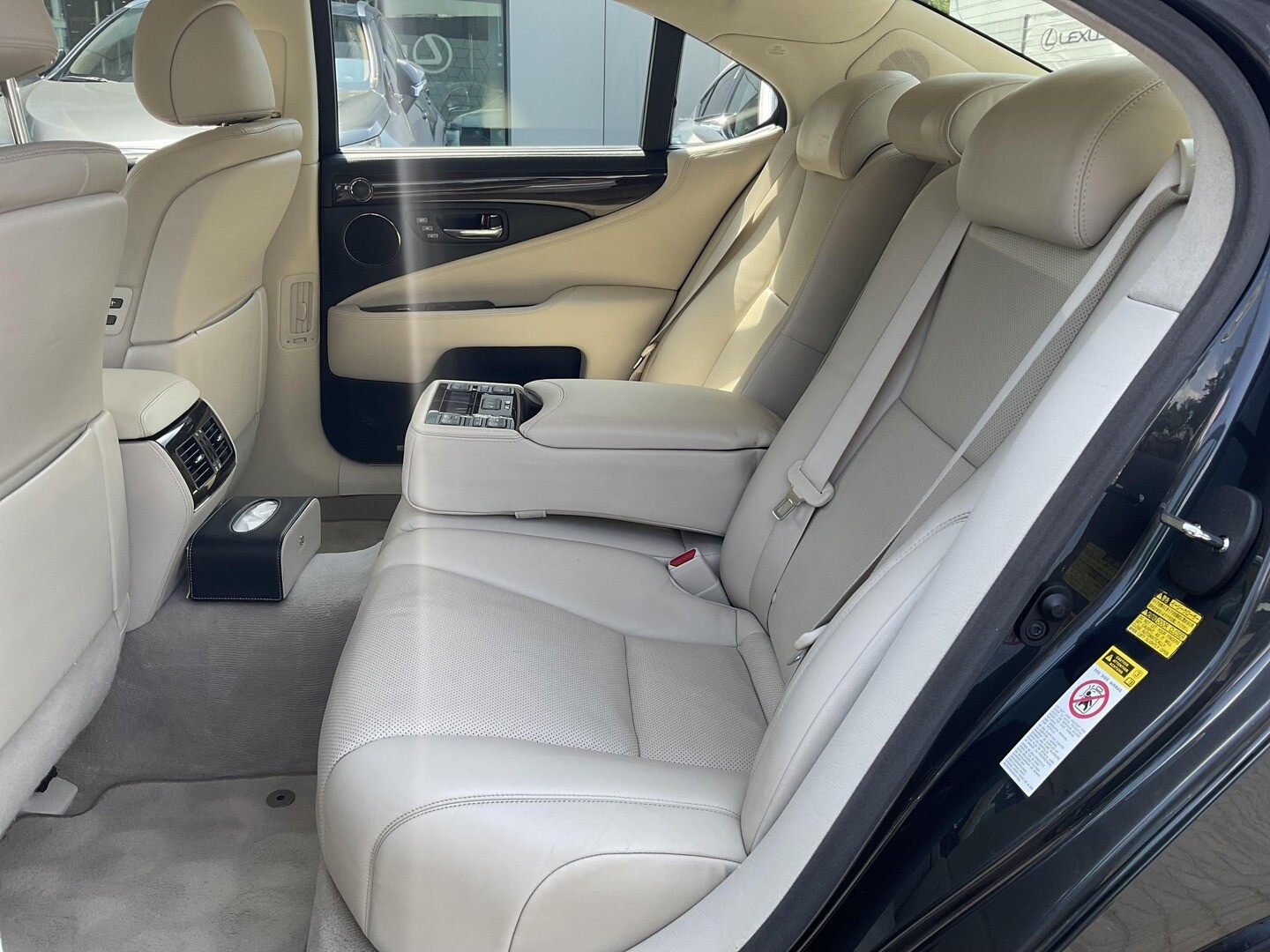 Lexus LS