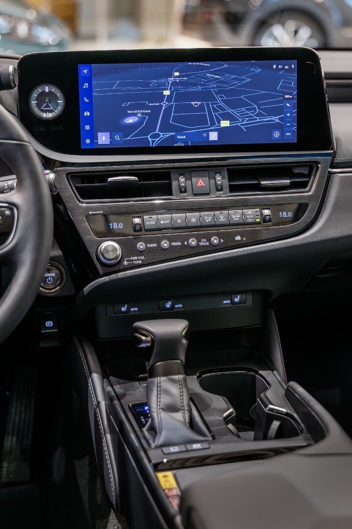 Lexus ES