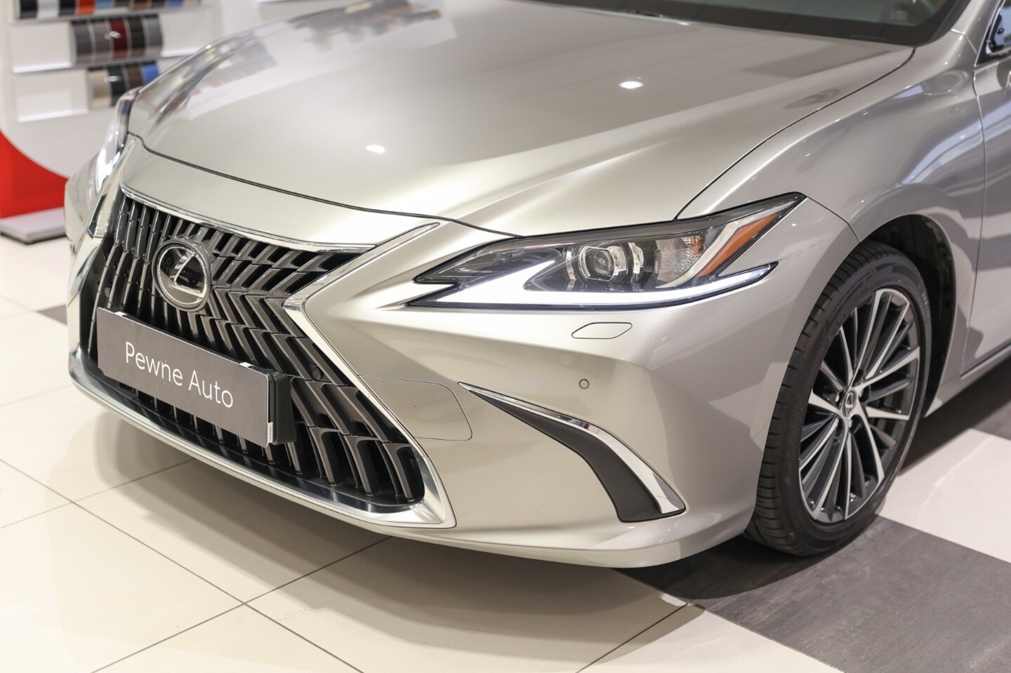 Lexus ES