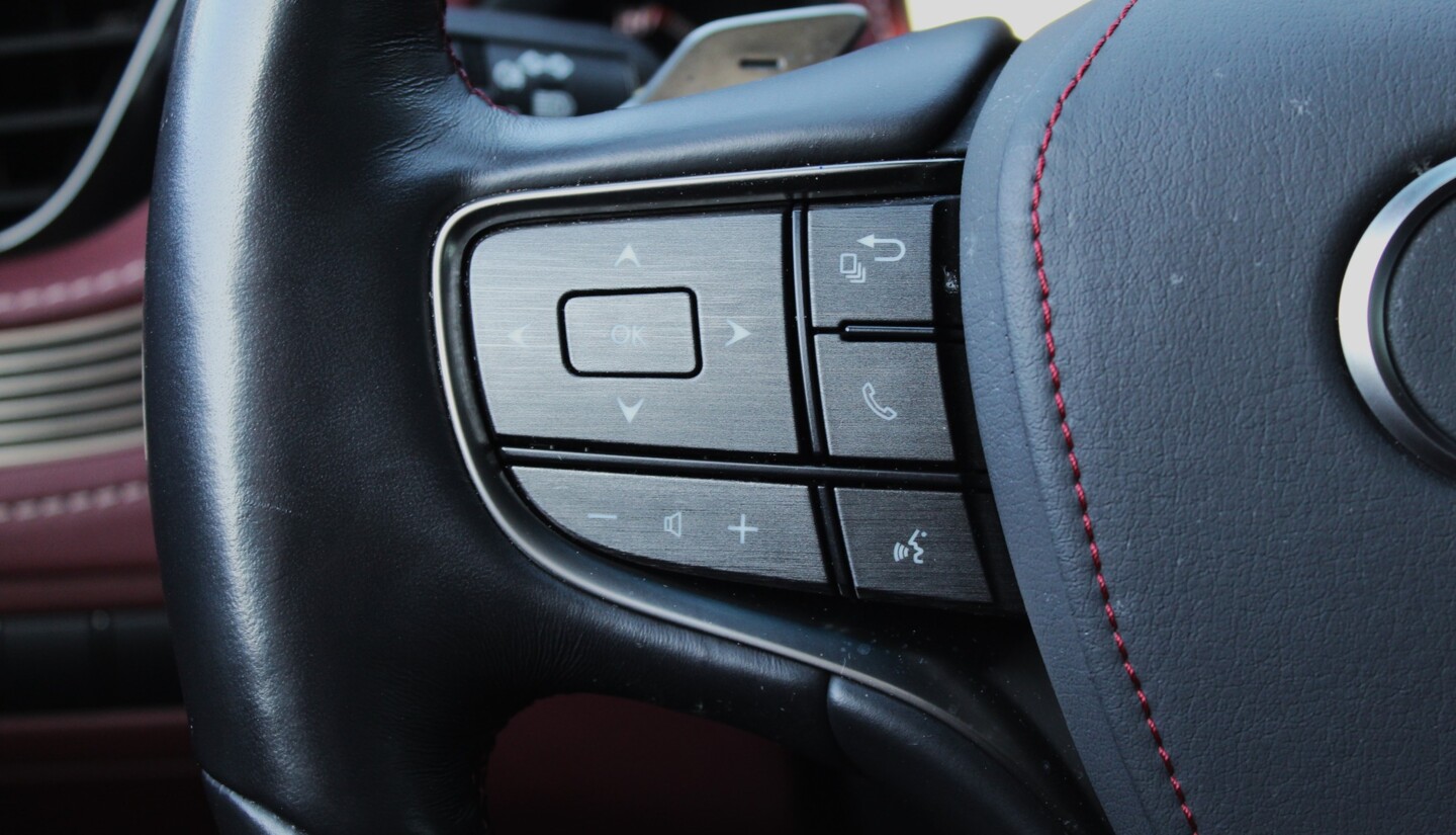 Lexus LS