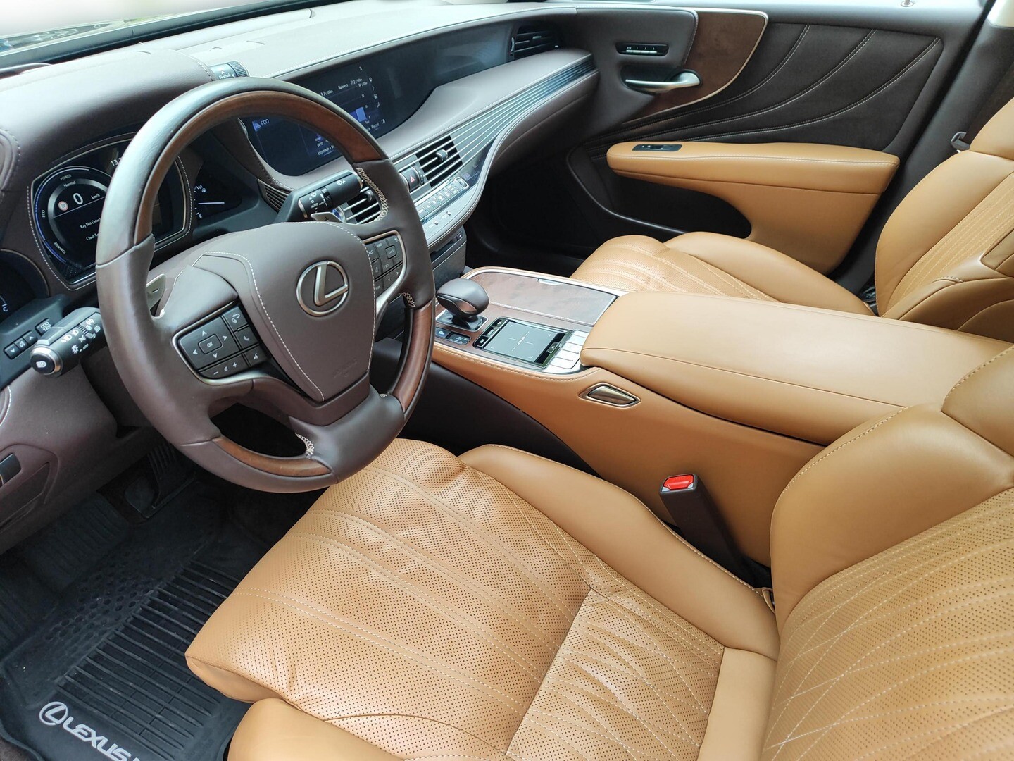 Lexus LS